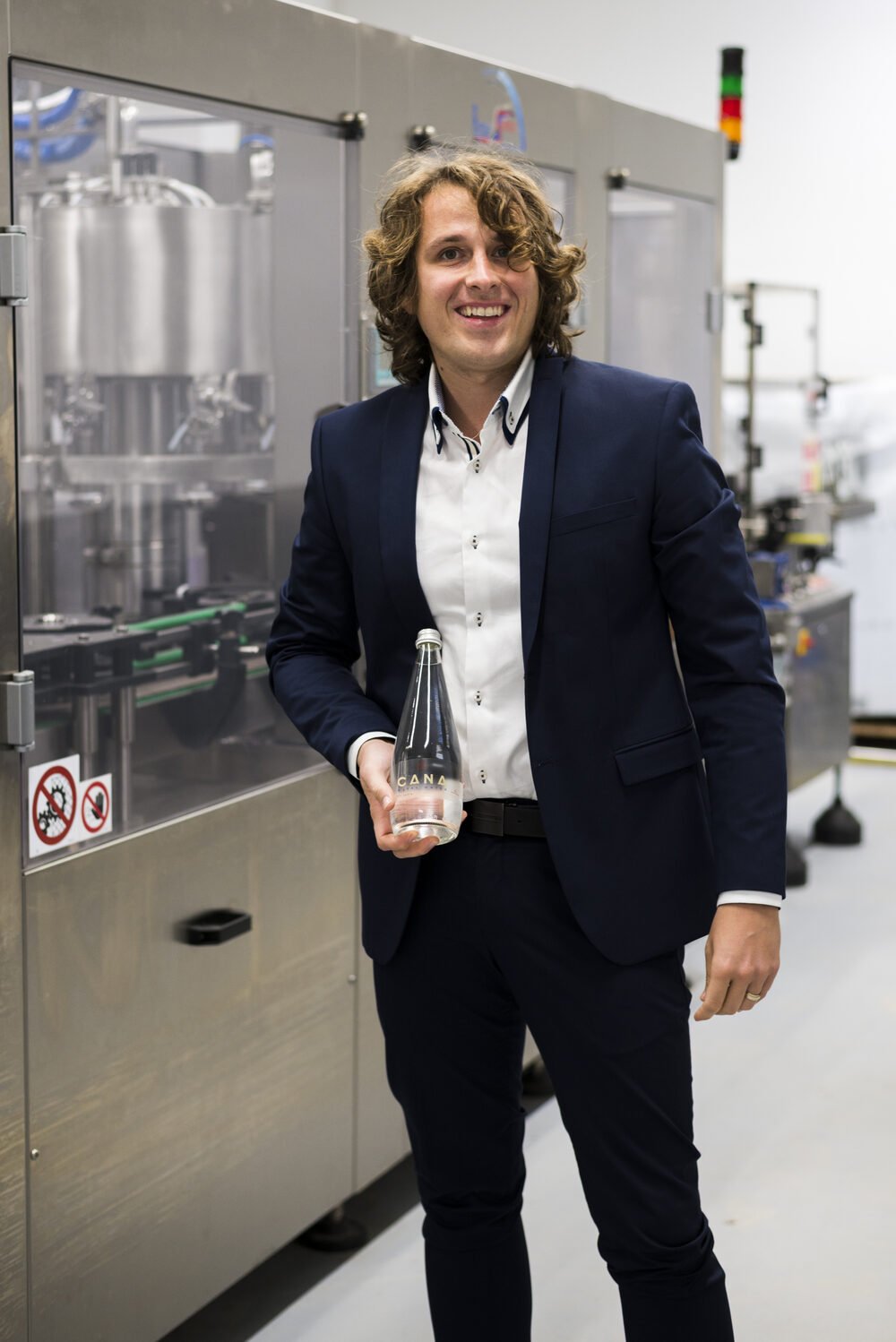 Niko Huber, ustanovitelj Cana Royal Water in vodni sommelier, v polnilnici
