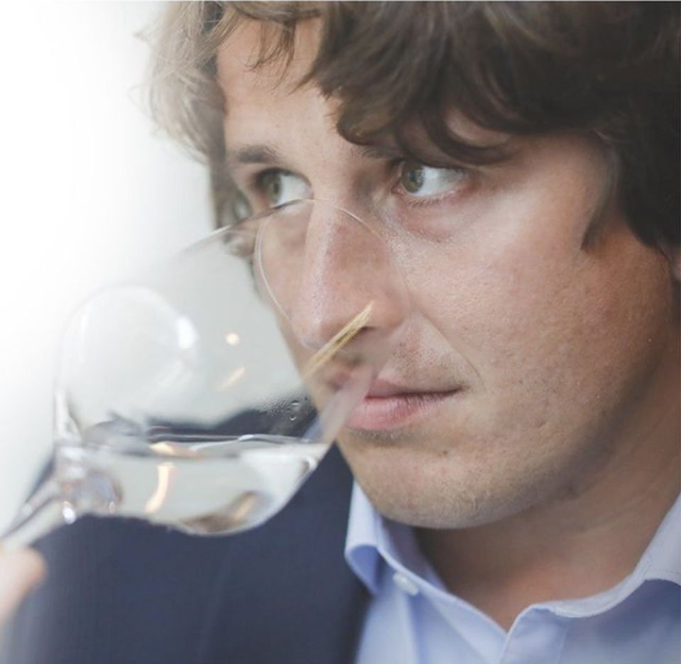 Niko Huber pri pokušini vode – vodni sommelier